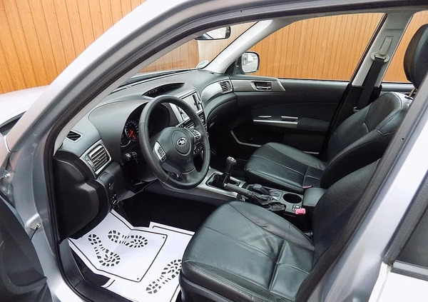 Subaru Forester cena 34900 przebieg: 252000, rok produkcji 2011 z Przysucha małe 497